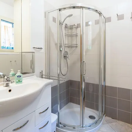 Apartment Casa Rita By Interhome Civezza